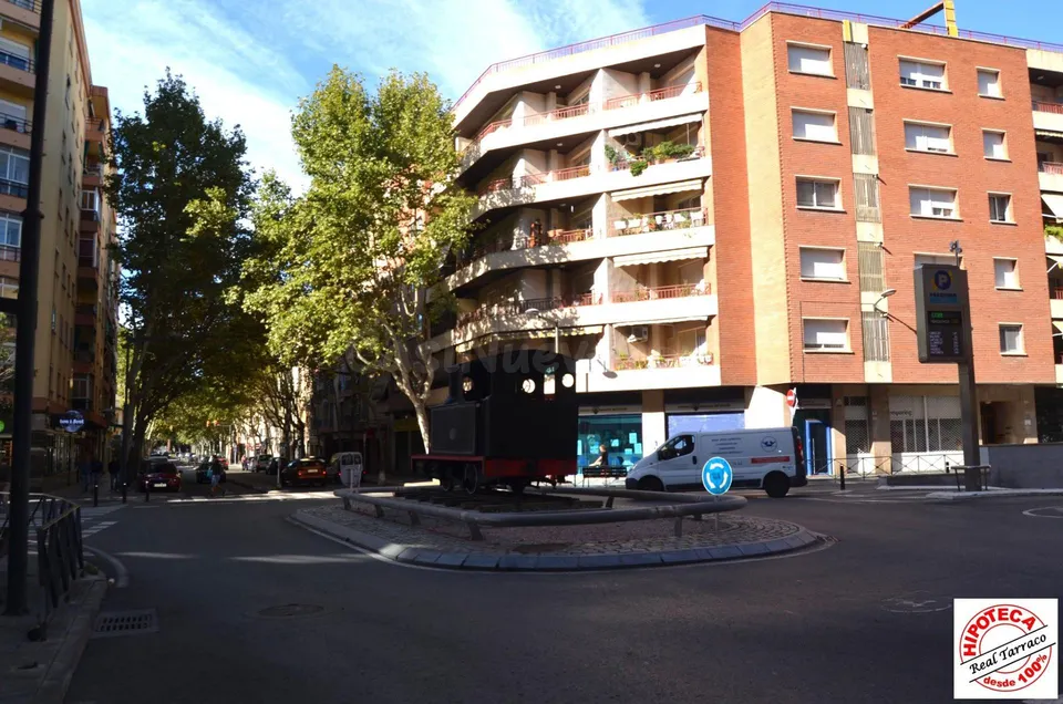 Gran oportunidad en C/ Escultor Rocamora