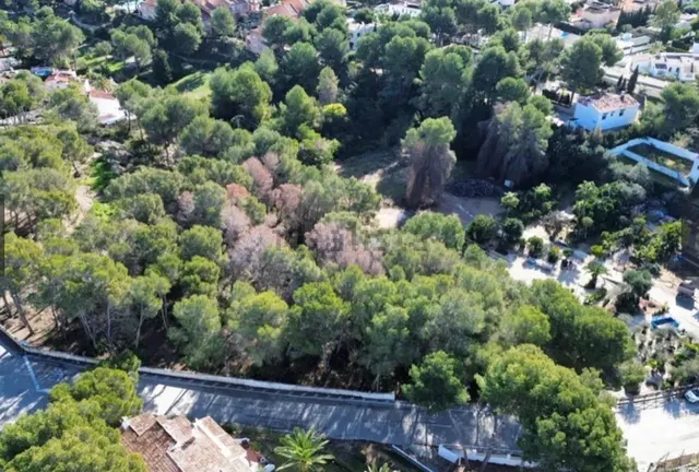 Parcela urbana en Moraira con vistas panorámicas y cerca de  - foto 2