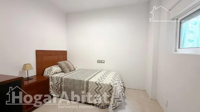 ¡Cerca del puerto! Casa espaciosa y semireformada con gran terraza, toda amueblada — 24