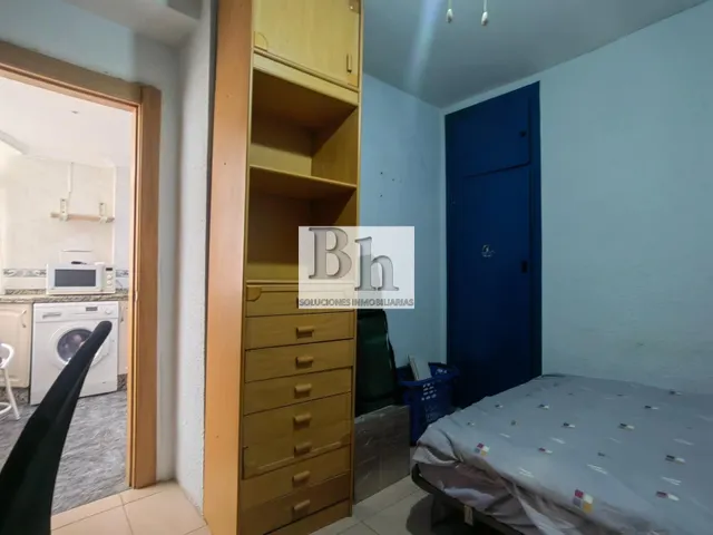 OPORTUNIDAD !!! EN VENTA PISO EN LA PAZ. — 25