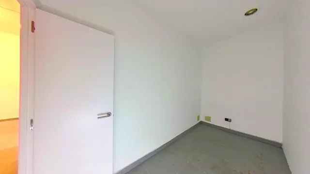 Local en venta en Calle de Schubert — 17