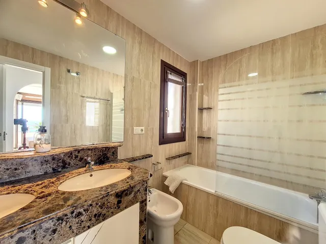 Casa 5 dorm. frente a la playa con vistas al mar!! — 25