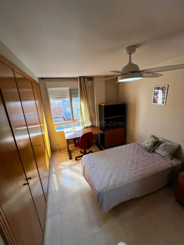 Acogedor Piso en La Ñora, Ideal para Estudiantes o Trabajado - foto 5