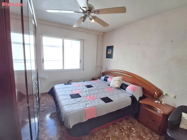 ÁTICO EN VENTA EN LA ZONA DE SANTS PATRONS   Junto al IES Rei en Jaume I — 16