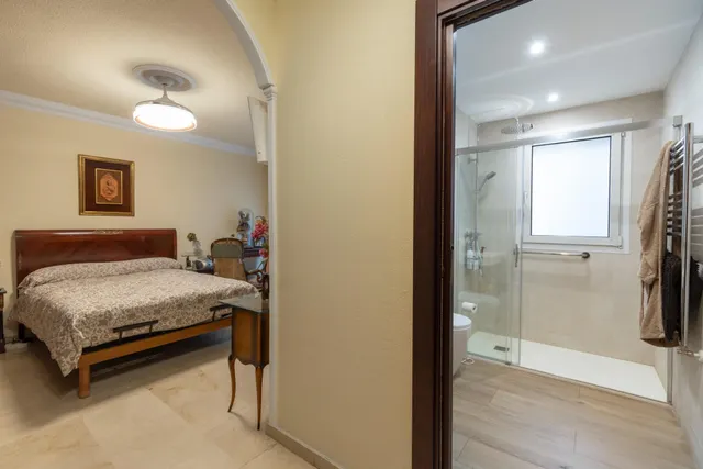 Piso en pleno centro de Granada con 2 plazas de garaje y trastero — 38