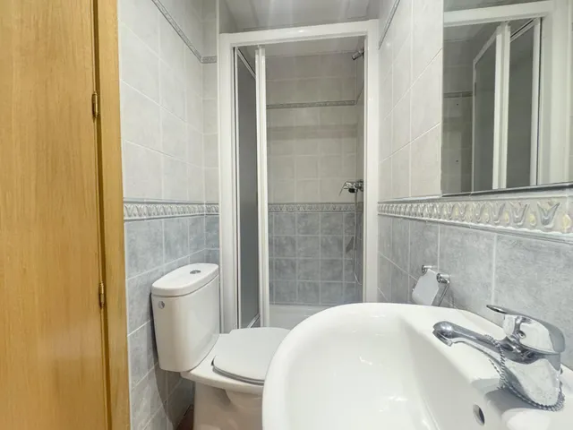 Amplio piso con 3 dormitorios, terraza y excelentes vistas en Las Navas del Marqués — 36