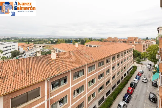 ¡Oportunidad única! Ático de 4 dormitorios y 2 baños con gran terraza frente al Colegio Agustinos (Arabial) — 29