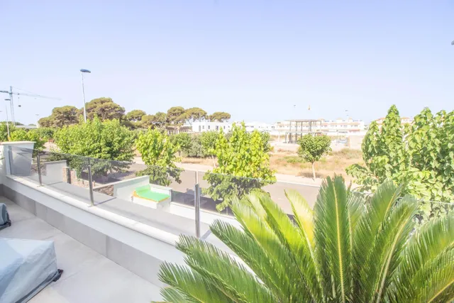 Villa de 3 dormitorios y 3 baños en santiago de la rivera (san pedro del pinatar) — 42