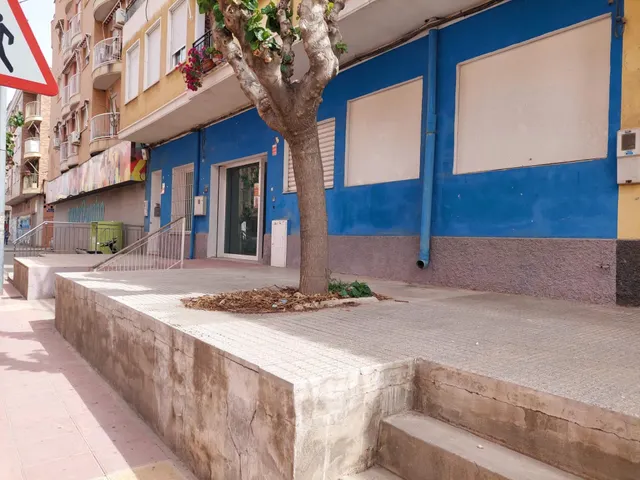 Local Comercial en Beniajan, Avenida Fabian Escribano — 2