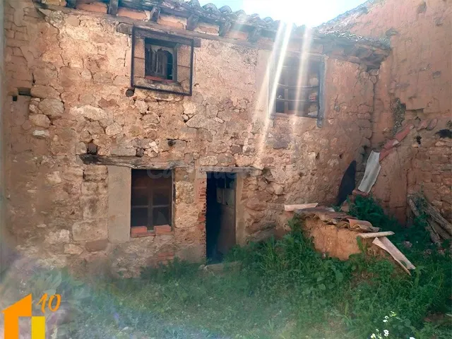 Casa en Arcos de la Llana para Reformar - foto 4