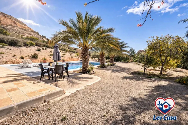 Casa rural en venta en Aledo (Murcia) con piscina, licencia 