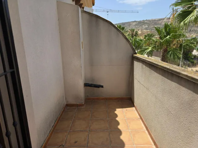 ADOSADO CON JARDÍN Y PISCINA COMUNITARIA EN CAMPO DE GOLF — 21