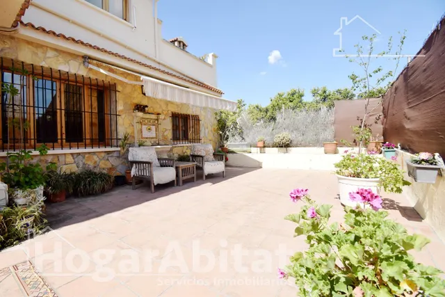 CHALET SEMINUEVO CON PISCINA, GARAJE, JARDIN Y TERRAZA — 14