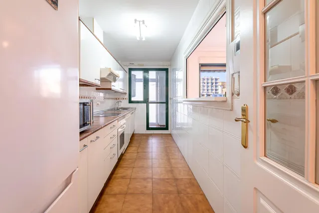 Exclusiva vivienda en primera línea de playa en el bajondillo – Torremolinos — 5