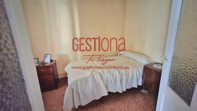 CASA PARA REFORMAR EN EL CENTRO DE RAMALES DE LA VICTORIA. — 23
