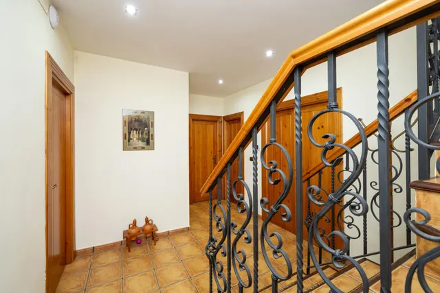 CHALET DE ENSUEÑO EN URB. VIÑA DEL REY, OTURA — 33