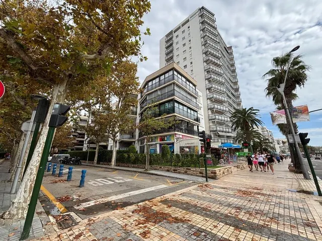 Piso 3 habitaciones 111m² en venta - Paseo Jaime I — 32
