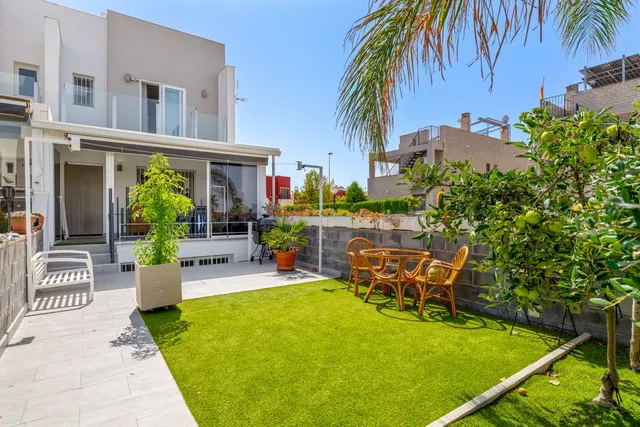 Casa 4 habitaciones 158m² en venta - Aguas Nuevas - foto 2