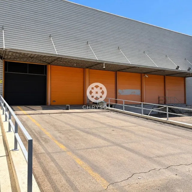 Exclusiva nave industrial tipo c con edificio corporativo junto a zona franca y fira de Barcelona. — 37