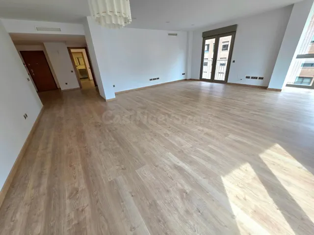 Exclusiva vivienda a estrenar en Castellón sin muebles - foto 3