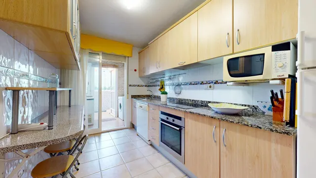 CHALET CON AMPLIA PARCELA JUNTO A LA PLAYA DE LAS HIGUERICAS – TORRE DE LA HORADADA — 8