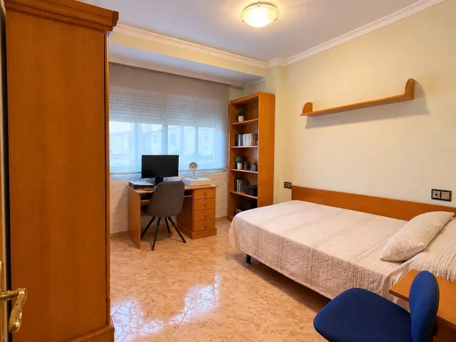 AMPLIO PISO REFORMADO DE 4 habitaciones CON BALCÓN Y ASCENSOR EN PICASSENT — 20