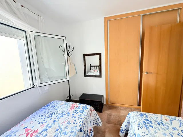 Apartamento en la Urbanización Alisios, situada en el kilómetro 4 de La Manga del Mar Menor. — 12