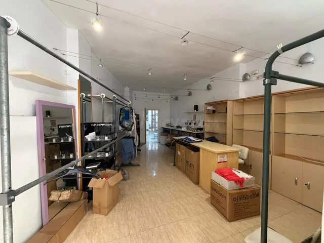 Amplio Local Comercial en la Zona de Santo Domingo, Alicante por solo €140.000 — 5