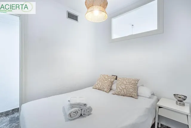 PISO CON LICENCIA TURISTICA EN CALLE NAVAS — 14