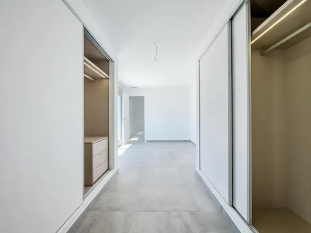 Villa de diseño moderno con vistas al golf — 31
