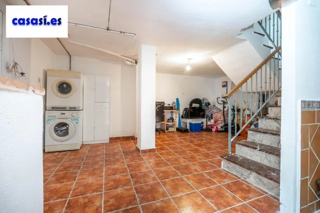 Encantadora Casa Reformada en Ogijares con Vistas y Espacios para Disfrutar — 43