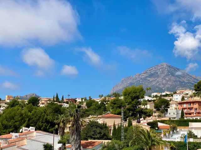 CHALET DE LUJO CON PISCINA, VISTAS AL MAR Y SOLÁRIUM PRIVADO — 32