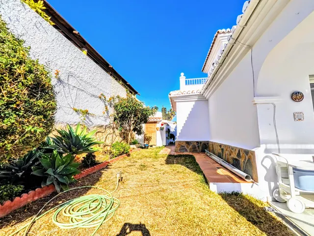 VILLA INDEPENDIENTE EN ZONA PLAZA SOLYMAR A 500 M DE LA PLAYA !!! — 40