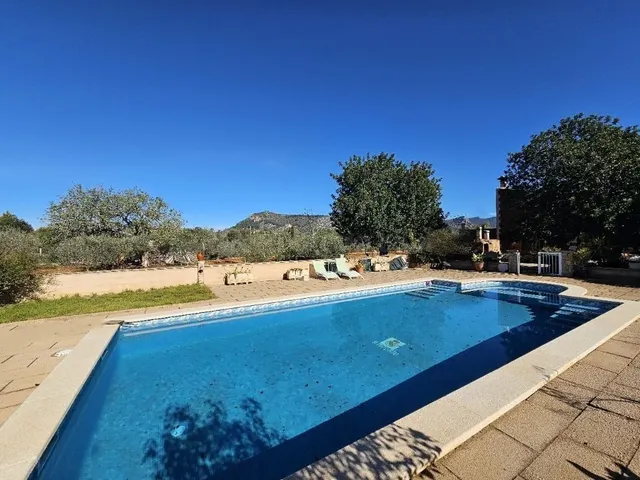 Finca muy cuidada en un entorno privilegiado y muy cercana a - foto 2