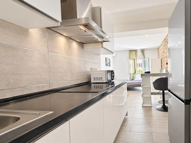 EXCLUSIVA VIVIENDA CON REFORMA INTEGRAL EN AV DE OPORTO - foto 5
