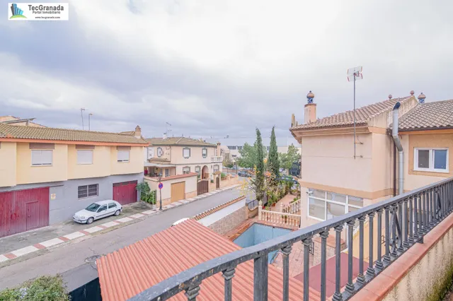 Chalet en venta en la mejor zona de ATARFE — 37