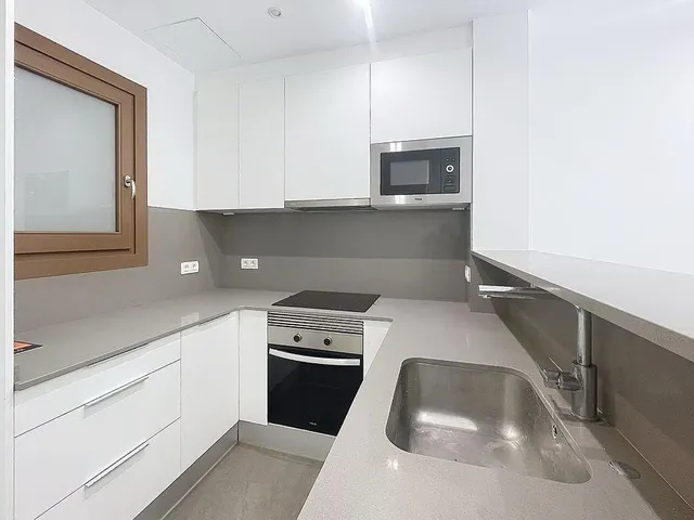 Luminoso piso en venta en Paral·lel — 6