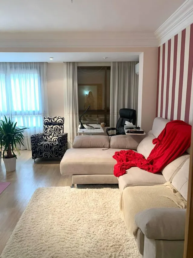 Piso 4 habitaciones 155m² en alquiler - Centro — 2