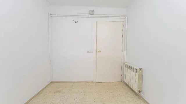PISO OCUPADO 4 habitaciones, 2 BALCONES, PLANTA 3 CON ASCENS - foto 4