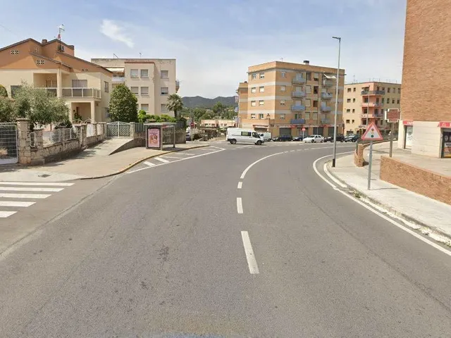 Amplio local alquilado para inversores en zona Bóbiles de Piera — 13
