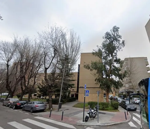 Se vende piso OKUPADO en Calle Encomienda de Palacios 4 en M