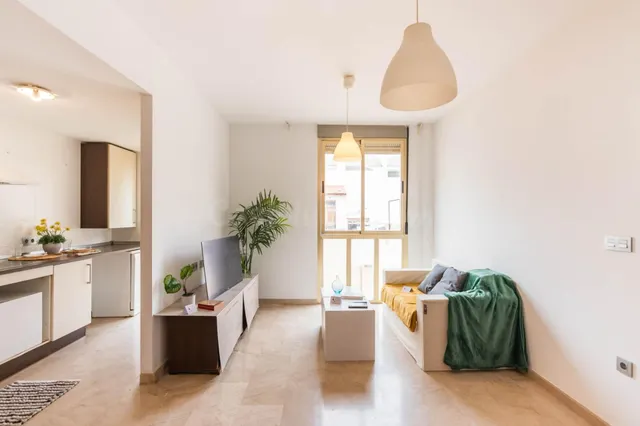 Piso tipo dúplex, 4 dormitorios y garaje en Príncipe de Astu - foto 3