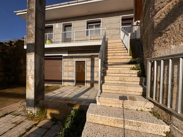 CASA EN VENTA EN FIESTRAS – XINZO DE LIMIA (OURENSE)