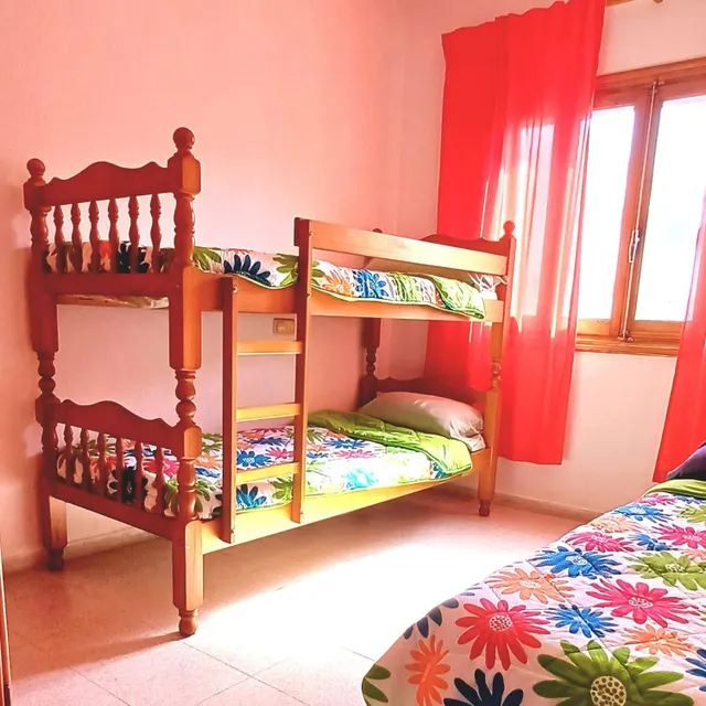 Amplia vivienda en urbanización con aparcamiento y piscina — 36