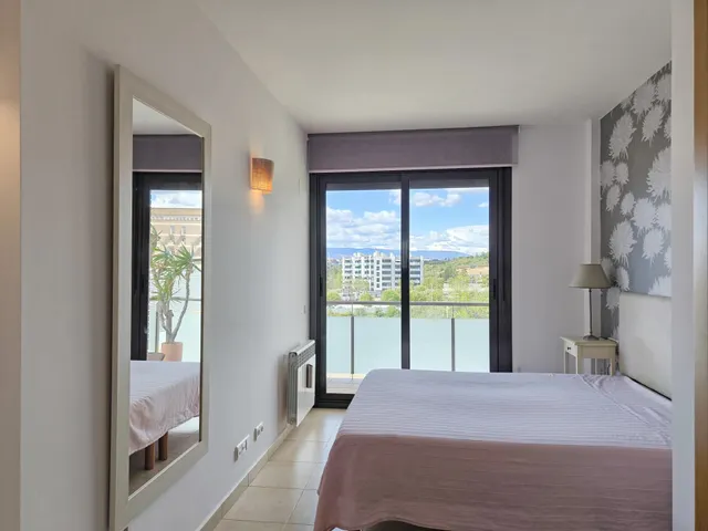 Tu nuevo hogar en Tarragona te espera: amplio, luminoso, con terraza y piscina! — 14