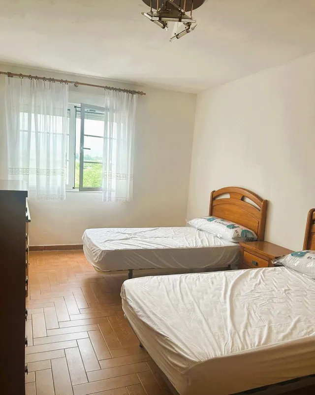 SE VENDE AMPLIO PISO EN CALLE ZARAGOZA — 6
