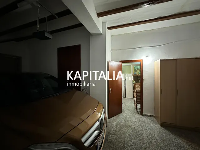 Casa en VENTA en Cerdà con cochera, patio interior y chimenea, ideal para reformar — 7