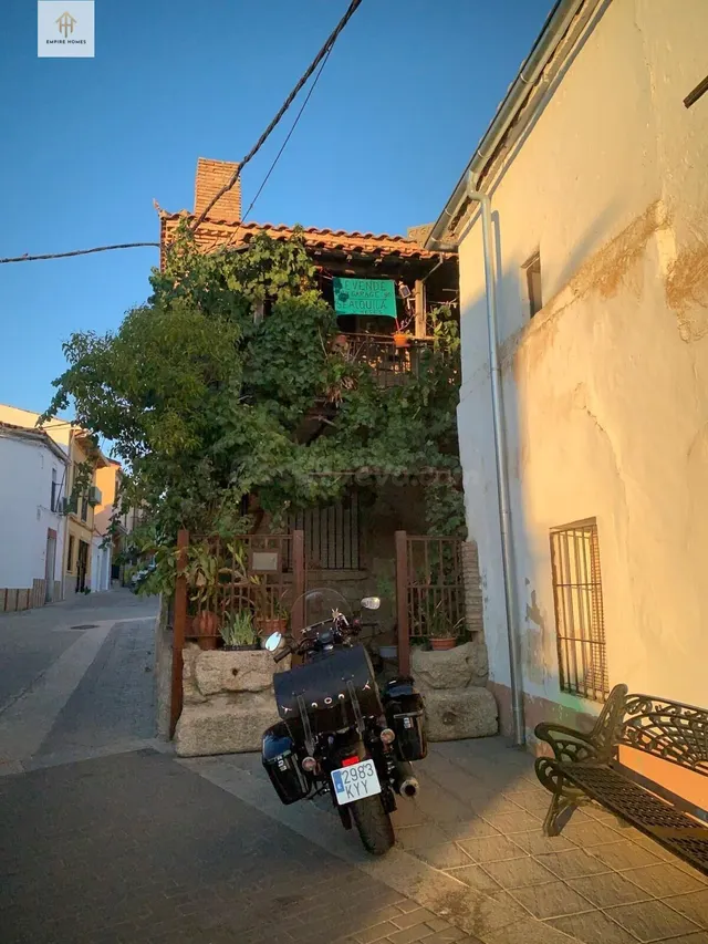 Acogedor Piso en Torrecillas de la Tiesa con Jardín y Terraz - foto 2