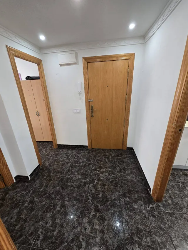 Acogedor piso en venta en Colonia Requena — 17