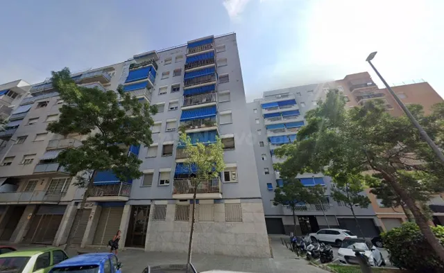 Se vende piso ALQUILADO en Xuquer de Terrassa (Barcelona). — 2